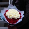 Букет из красных и белых роз 25 шт #R2021