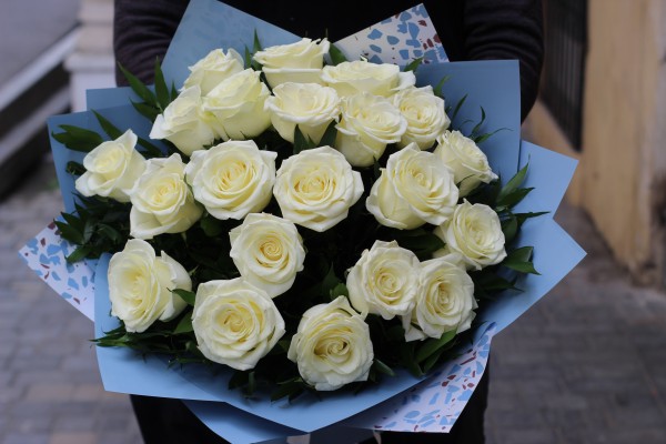 Букет из белых роз 25 əd #R2023