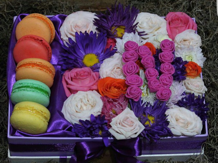 Коробка #К599 цветы купить с доставкой Баку